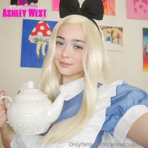 Alice in her own little wonderland do you guys like cosplay content