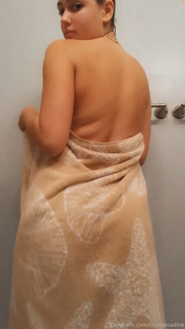 Should i move the towel dm me move towel to see a video of my backside 