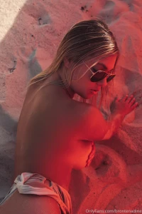 Happy monday i have another photo from this set coming your way