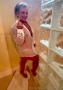 After my livestream last night i was a dirty girl had to scrub hard to