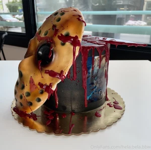 I promised to show the kick ass cake i made yesterday every part is part 5