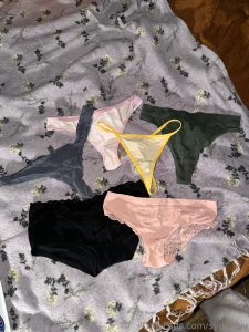 If anyone ever wants a pair just lmk