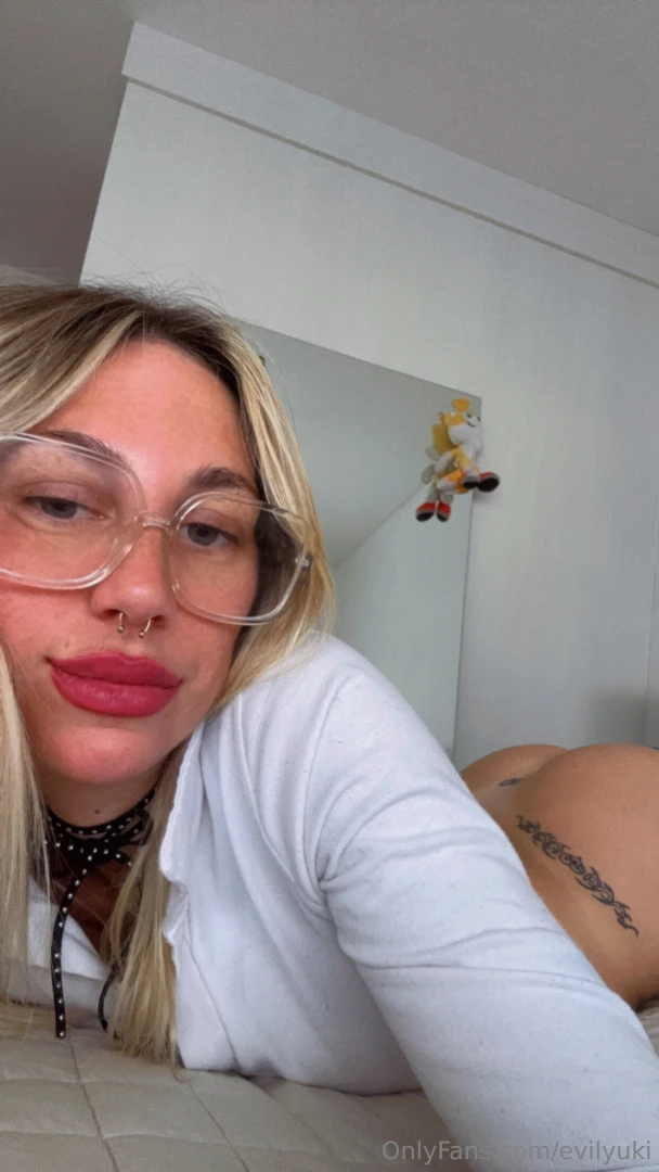 Mhmm this is the face that humiliates you every day gives you a boner 