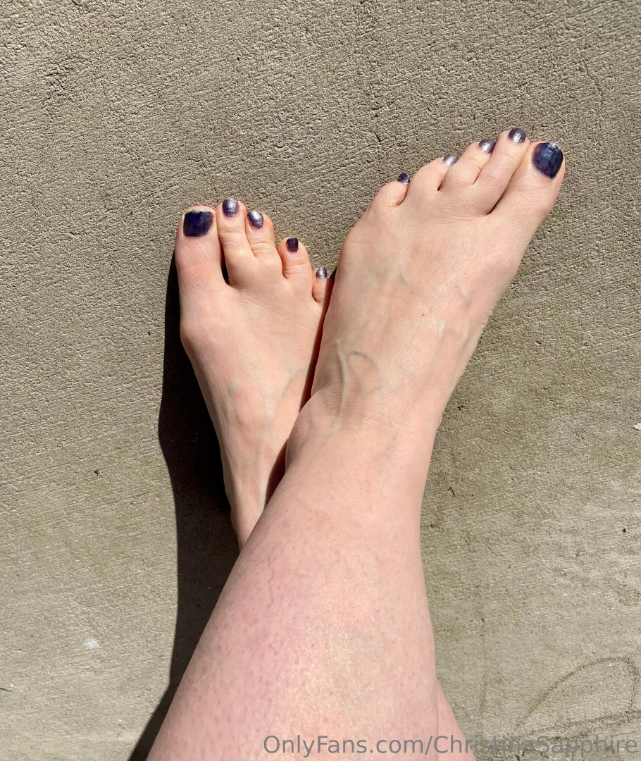Good morning changing my polish this weekend what color should i pick 