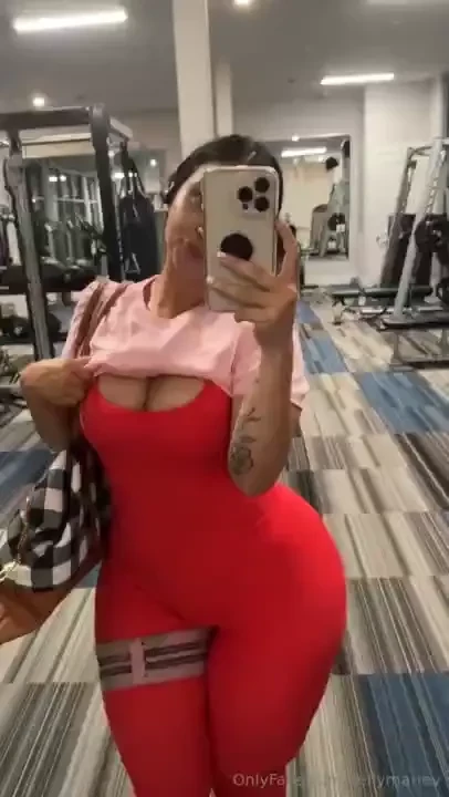 Sneaky at the gym 