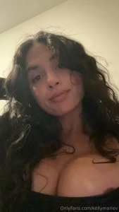 Hi swipe to see my cheeks and my christmas tree part 1