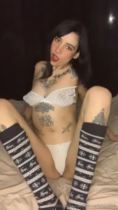 I m still here for you why aren t you text to me