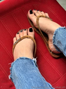 Details that speak for themselves a touch of black a ring that part 16