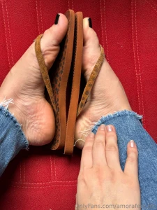 Details that speak for themselves a touch of black a ring that part 1