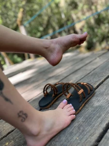 Stinky sandals part 1