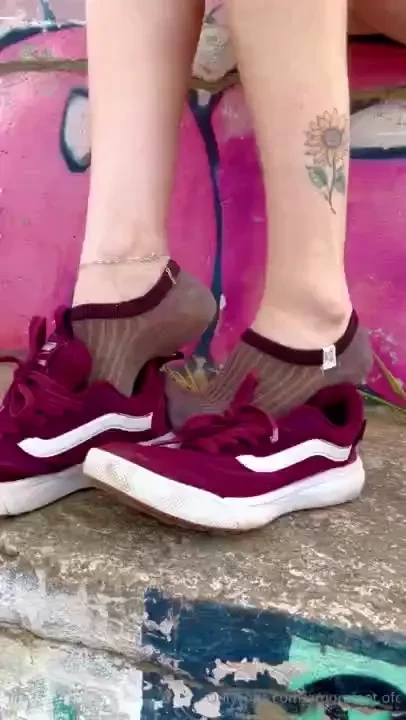 Remove shoes and socks in public was a very hot day and my feet was 