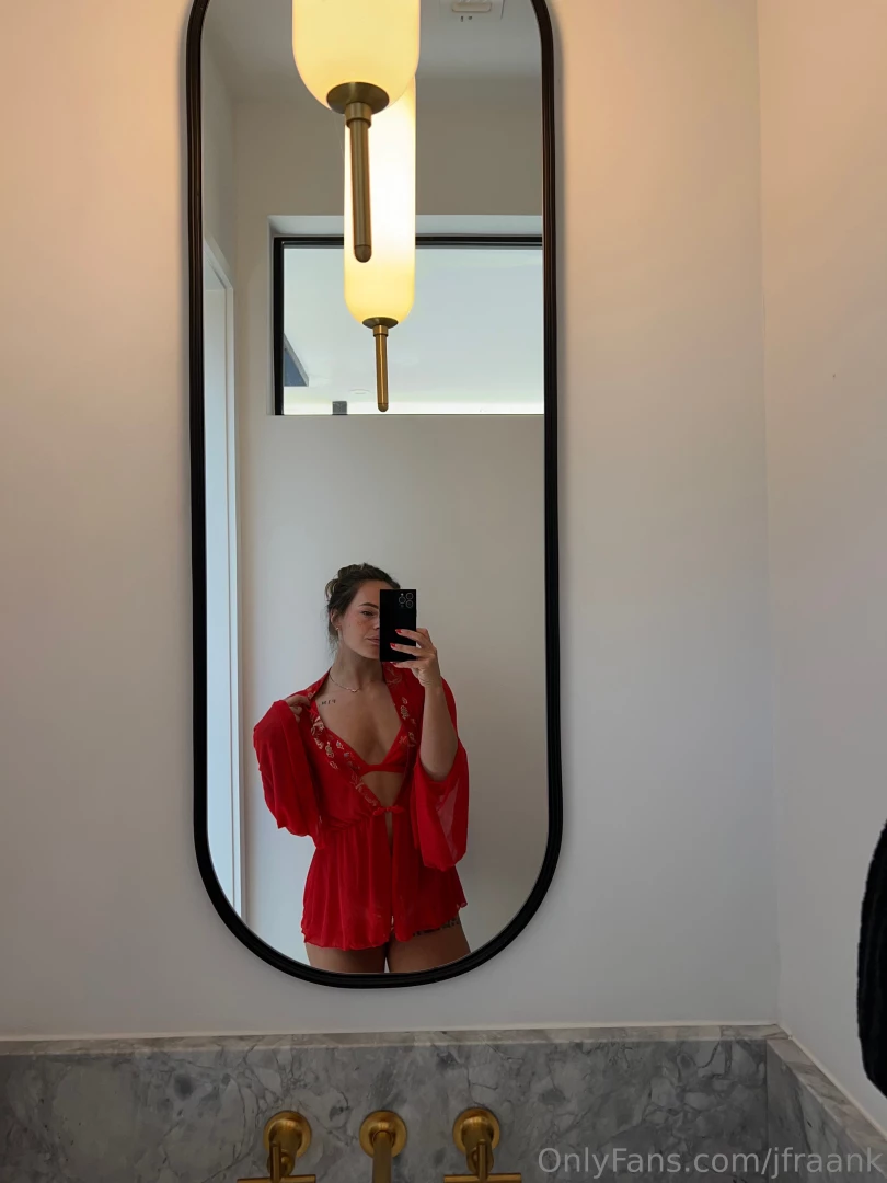 Come say hi if you re not busy i have something i wanna show you p 