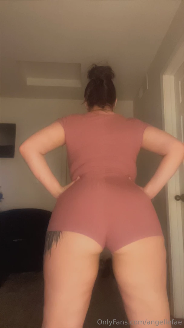 Imagine this fat ass coming down on your face 
