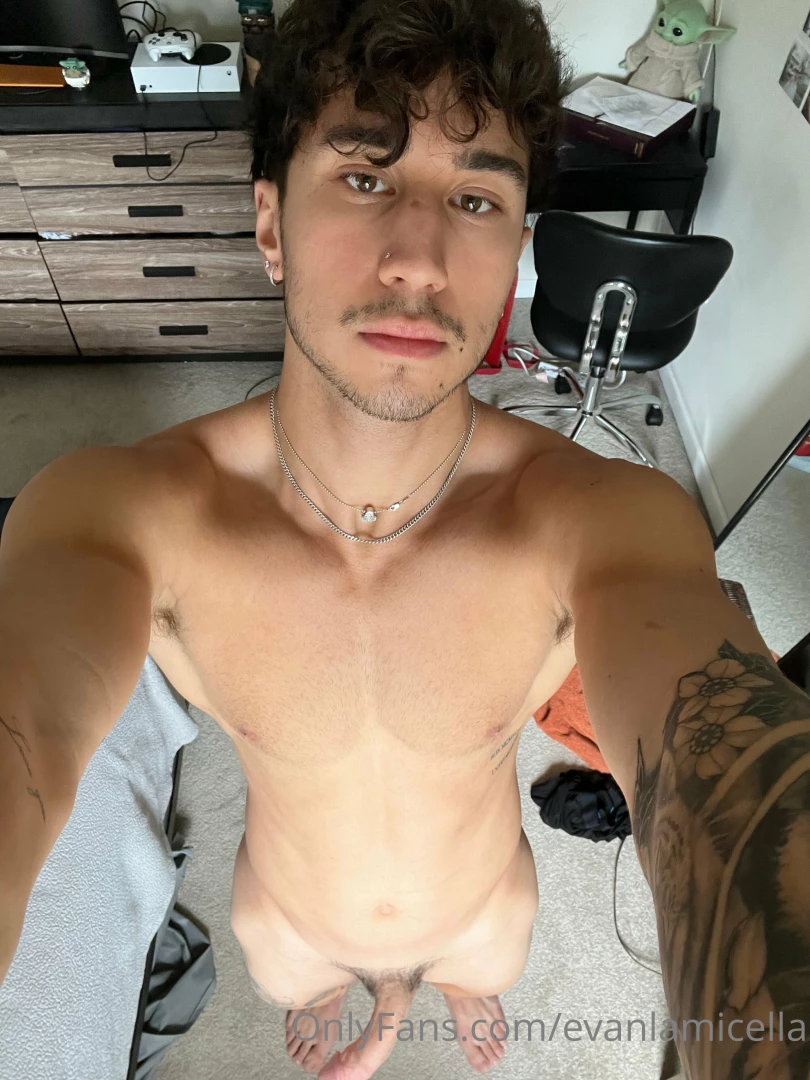 Should i post some feet content or naw 