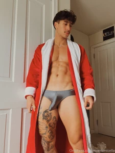 Enough likes and i ll make a special christmas vid for u guys part 1