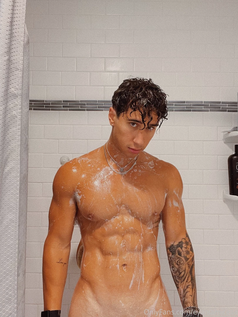 Wet and soapy anyone wanna help get my back part 1 