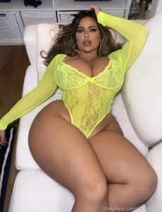 Netflix and chill with me tonight babes