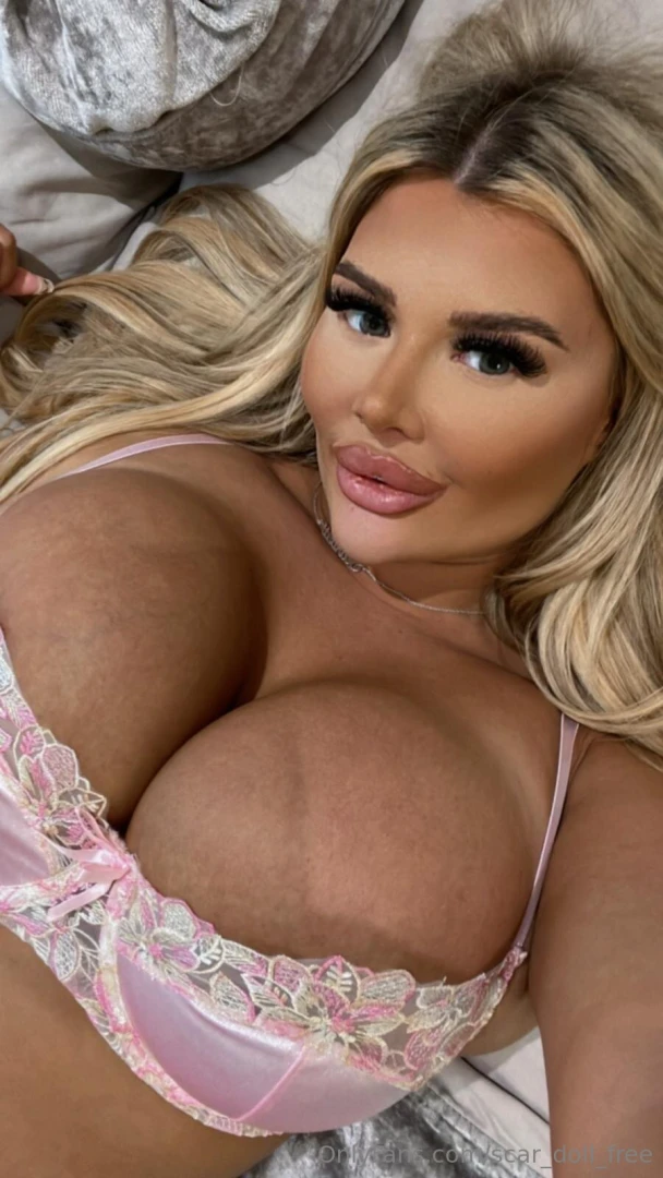 Topless and waiting for you 