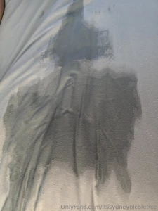 Who wants to watch me squirt for the first time ever i was playing