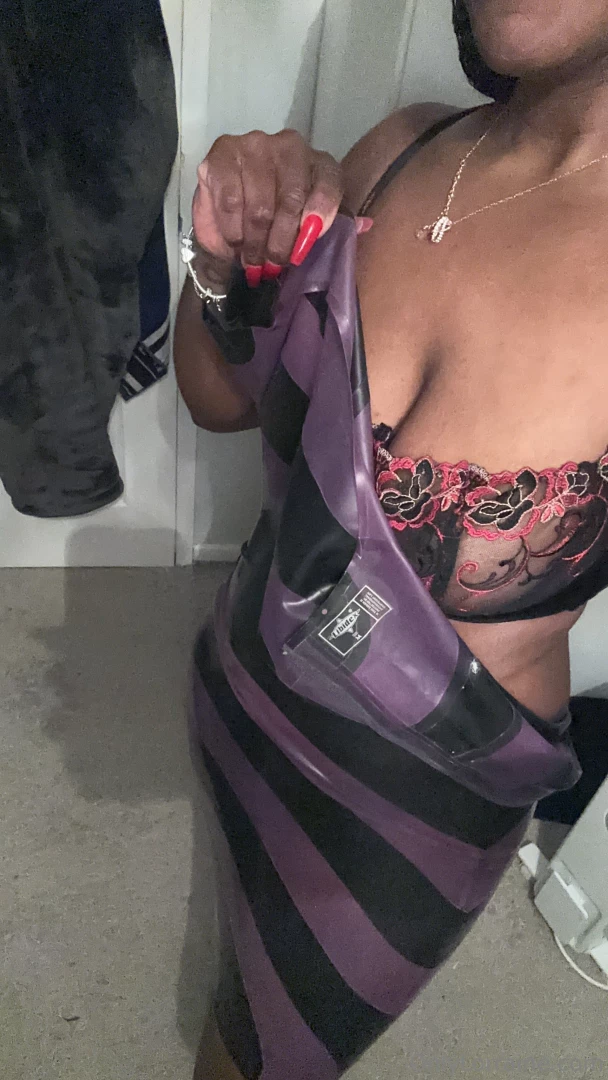 Can you imagine how sweaty under this latex is 