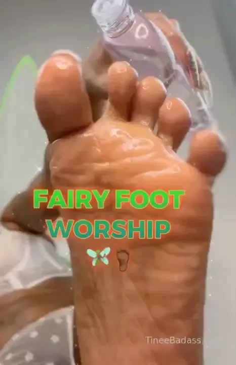Fairy foot worship worship my sexy soles as i pour baby oil all over 