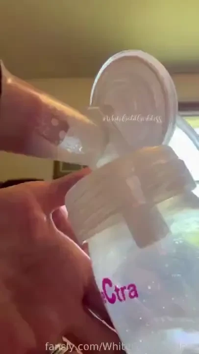 Pumping for my peeps breastpumping breastmilkpumping asmr 