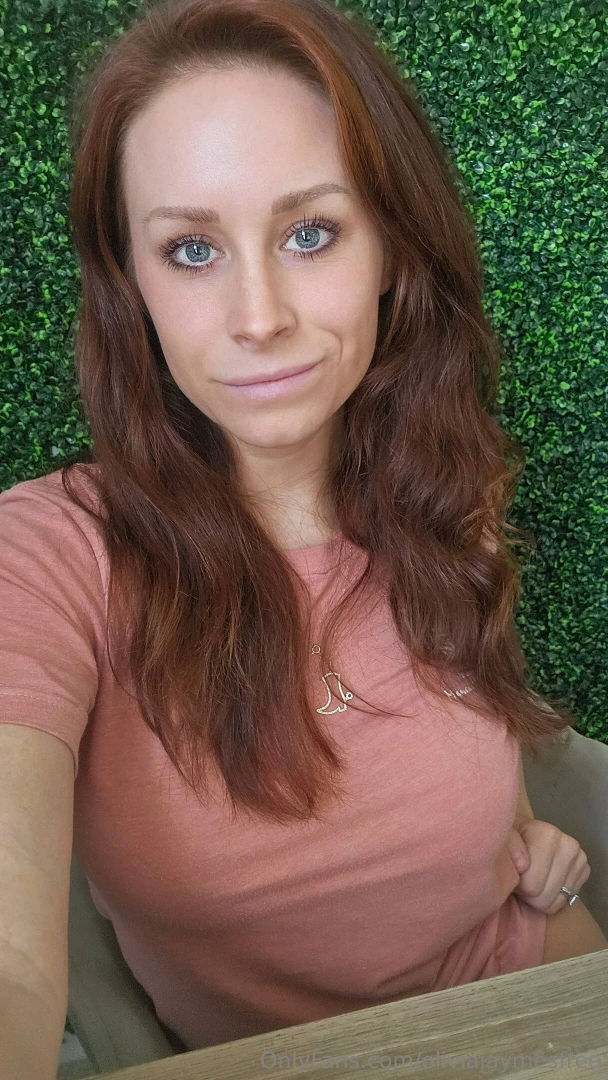 Not just a pretty face i m the kind of tease that lingers in your mind 