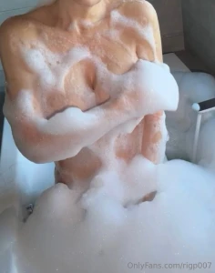 Video - completely naked the bubbles try to play cover-up but i make