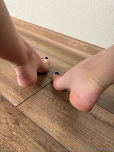 Lanarobertsfeet part 128