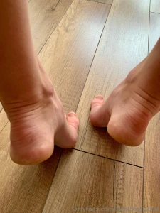 Hello it s time for a new pedicure