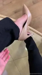 Lanarobertsfeet part 59