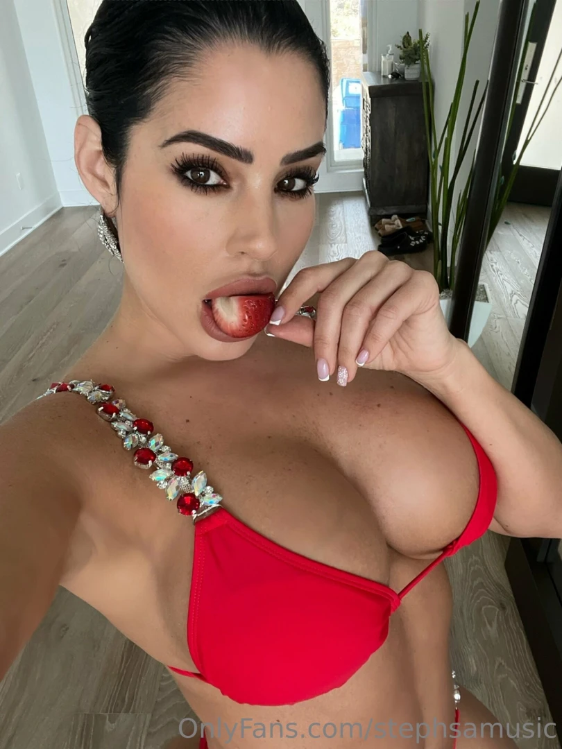 If you re craving sweet i m on the menu 