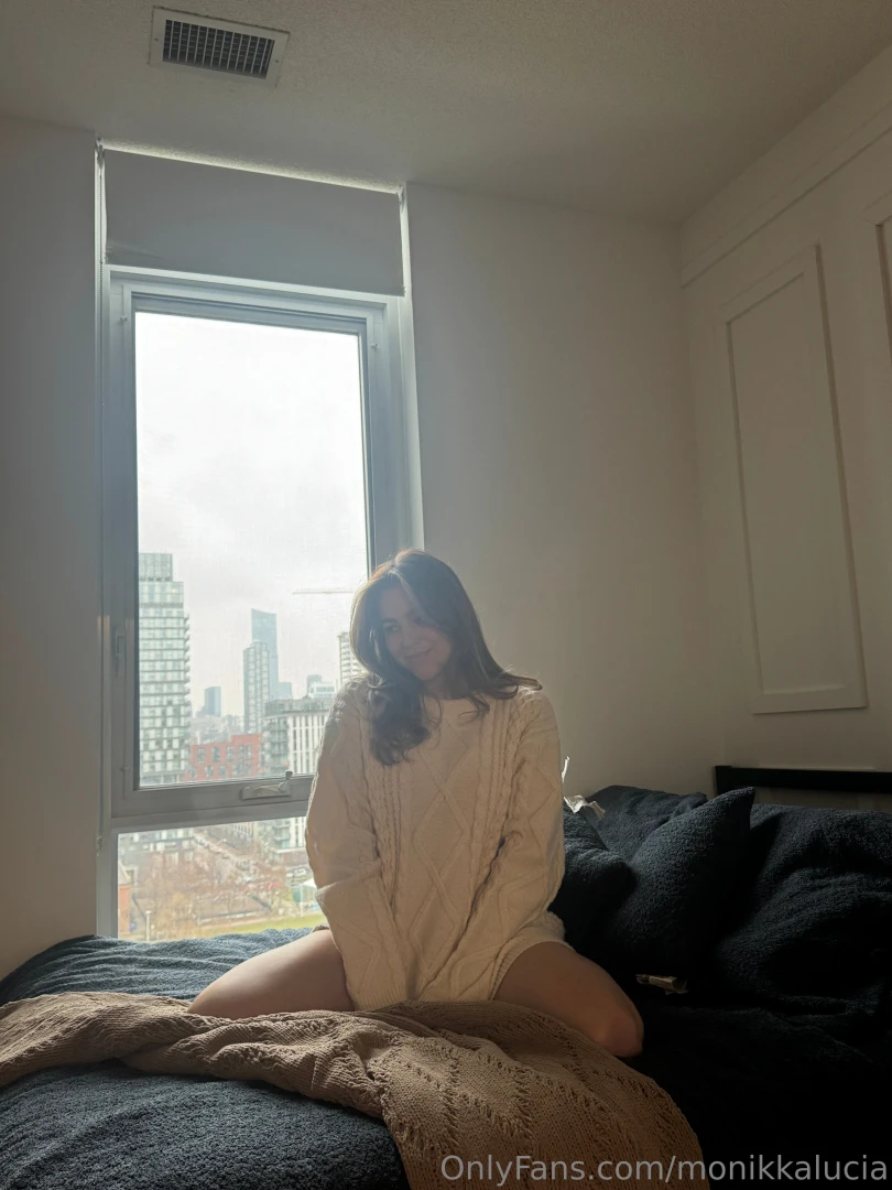 Merry christmas eve to all who celebrate i have some presents of my 