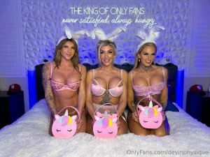 3 sexy bunnies looking for the golden cock to share