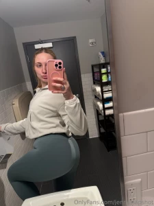 Who likes my new leggings part 1