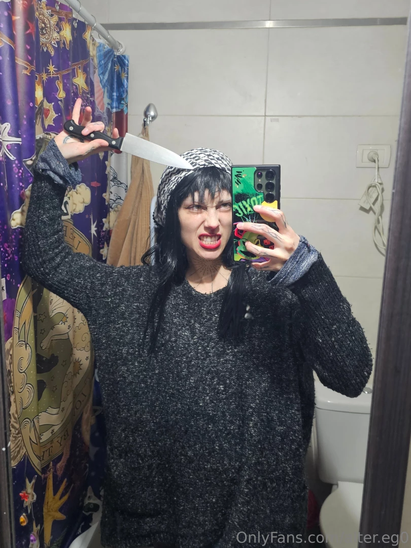 Content loading with my new wig wanna see 