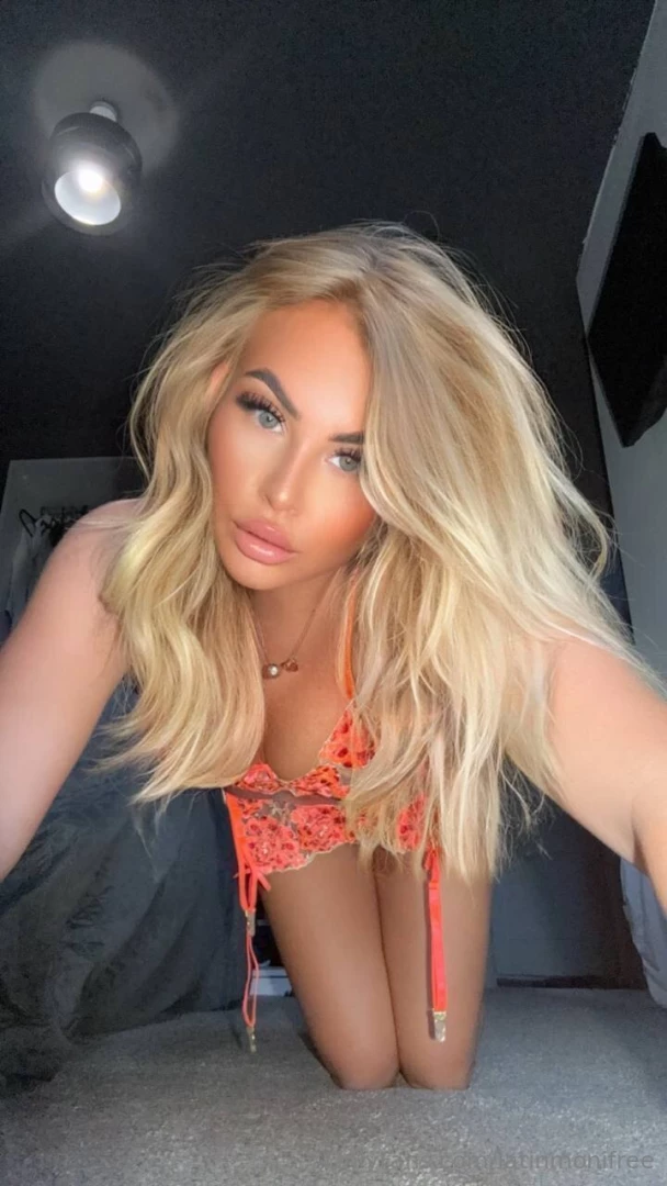 Do you prefer au naturall or make up 