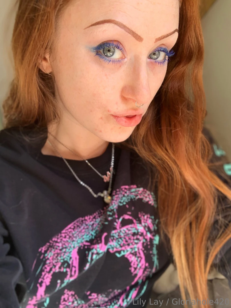 Unlock to see me show you my titties in the sunlight smoke a cigarette 