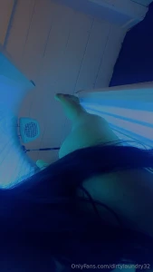 Watch me go live in the tanning bed tommrow morning at 10 20