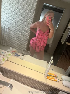 Good morning my loves do you like my new pajamas