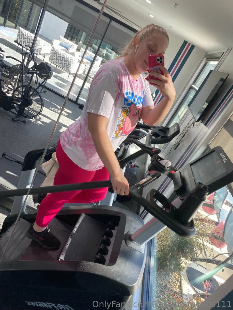 Good morning starting the day at the gym 