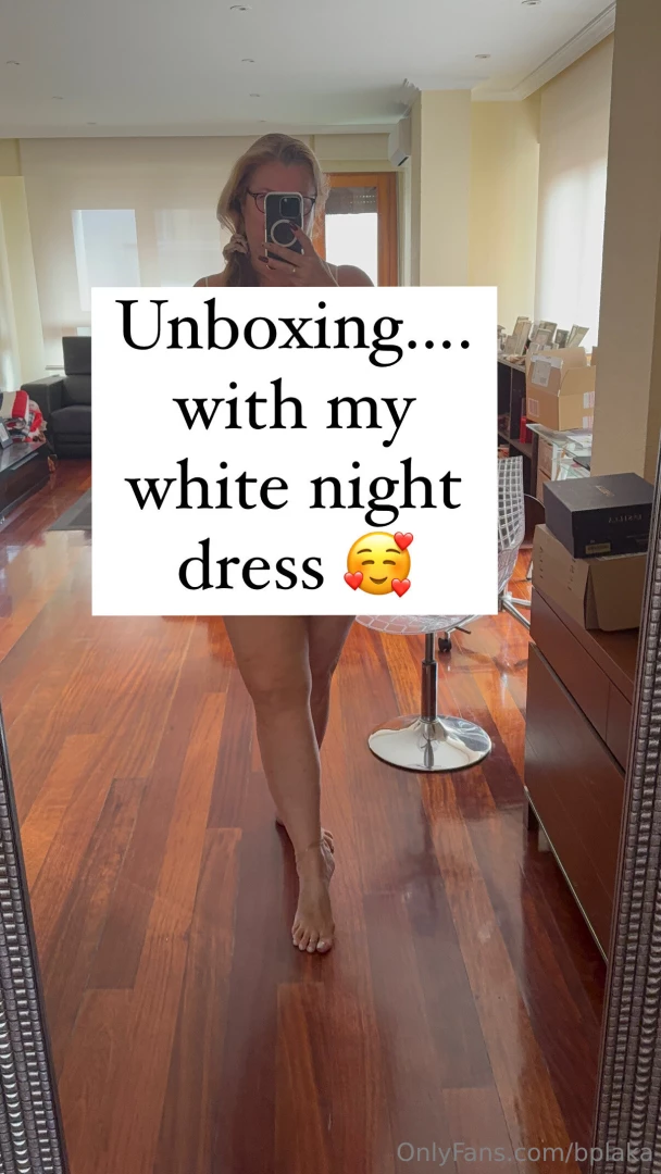 Unboxing with my white night dress 