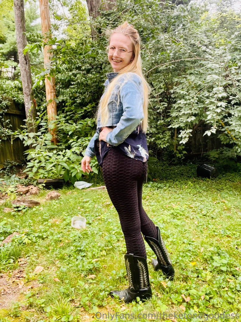 Just your everyday college milf part 1 