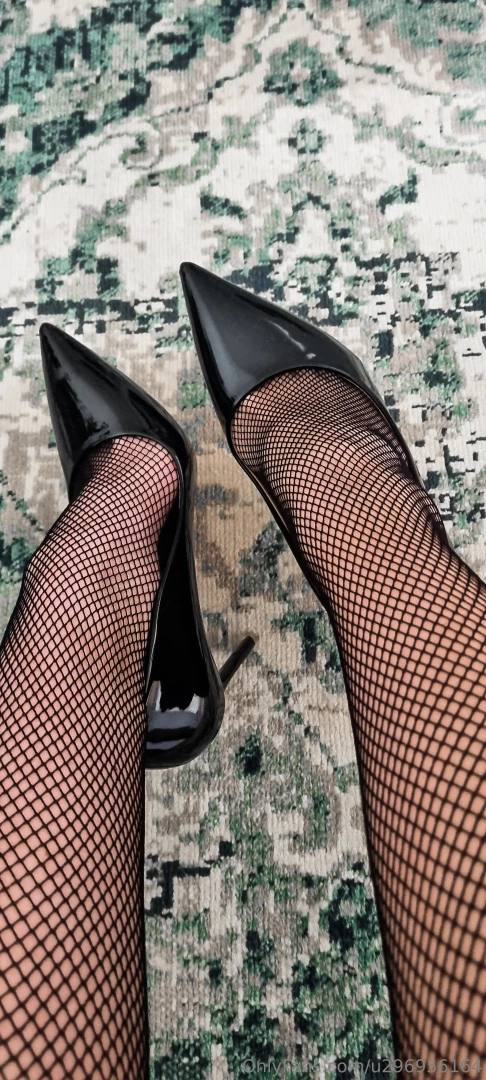 Submit to my feet part 1 