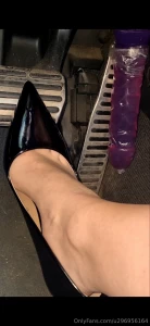 I drive a car stepping on the gas pedal with a dildo i like it