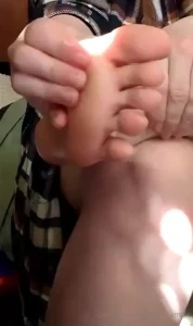 Moisturizing before i paint my nails tonight - who wants to give me a