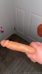 Look how good i just creamed on this huge dildo also if anyone wants part 1