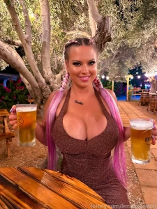 C mon let s drink all together i am bier lover