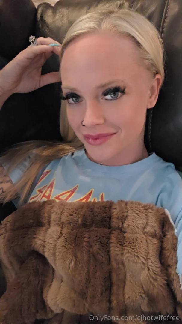 Cum and have fun with me check out my vip page https onlyfans com 