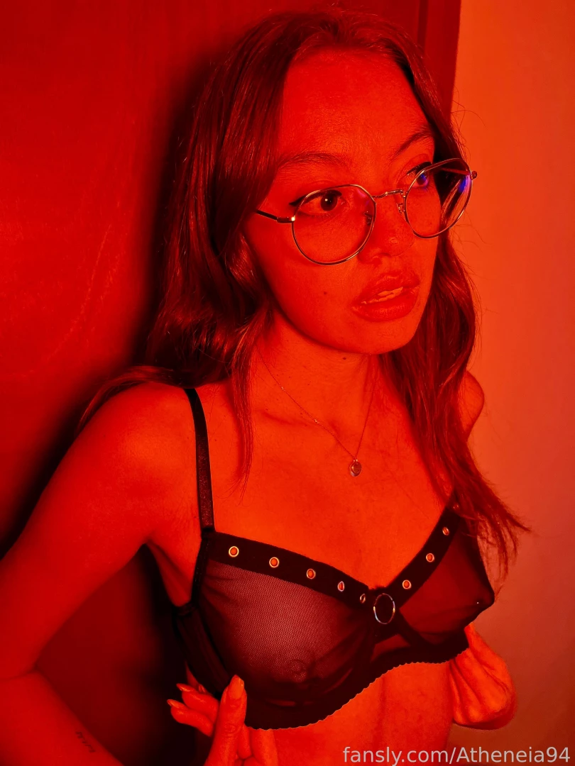 I took these photos with a led light filter i bought i do look how 